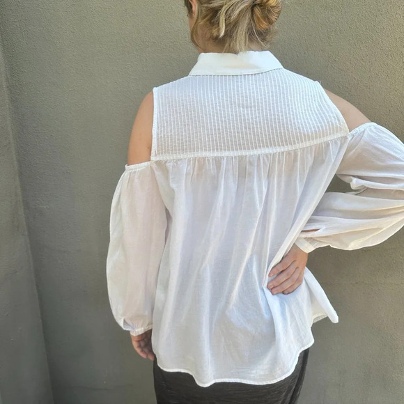 ANTHROPOLOGIE Eri+Ali Pintuck Open Shoulder Button Down White Blouse size medium - Picture 5 of 9